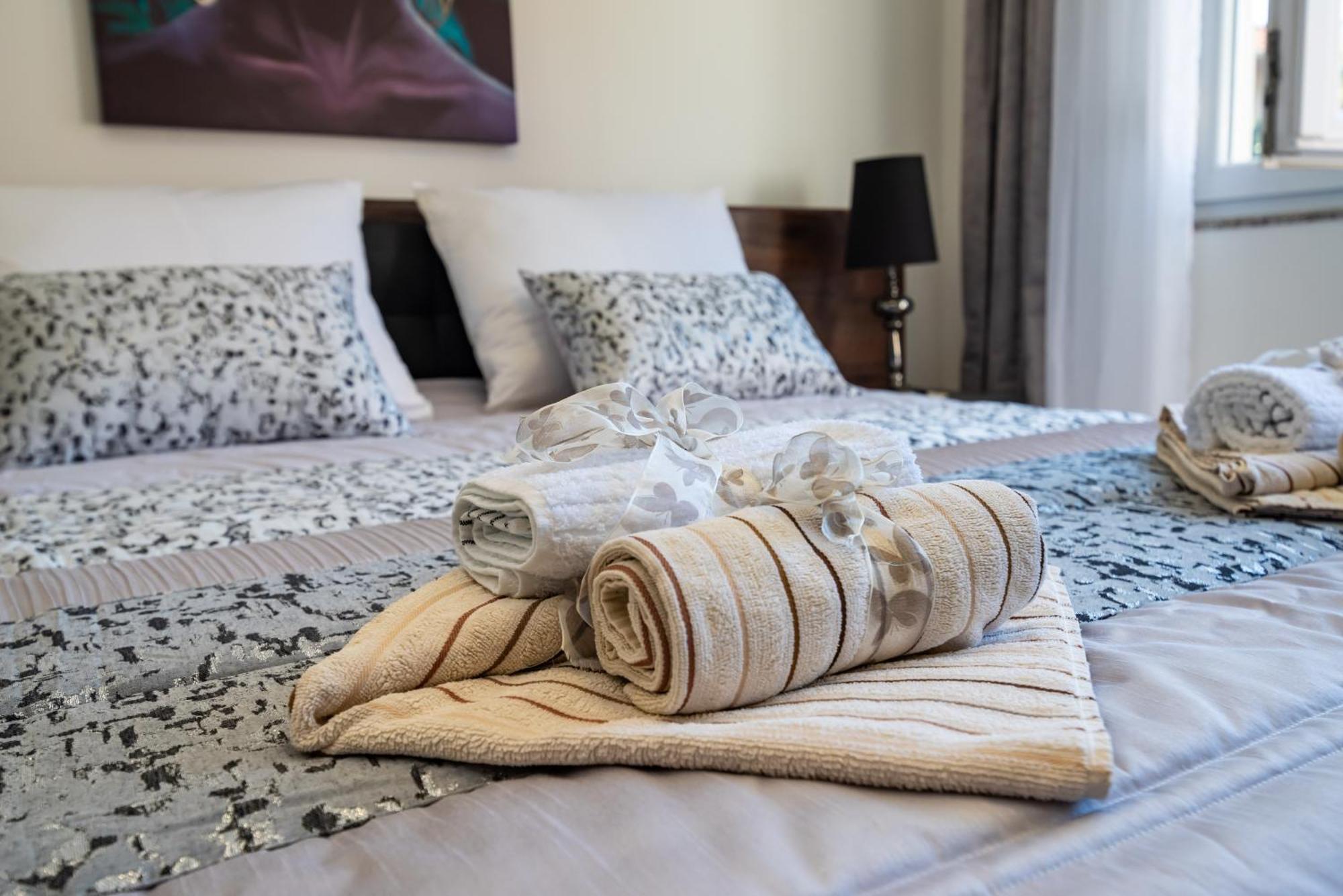 Appartamento Kolovare Garden Oasis - First Row By Sea Zara Esterno foto