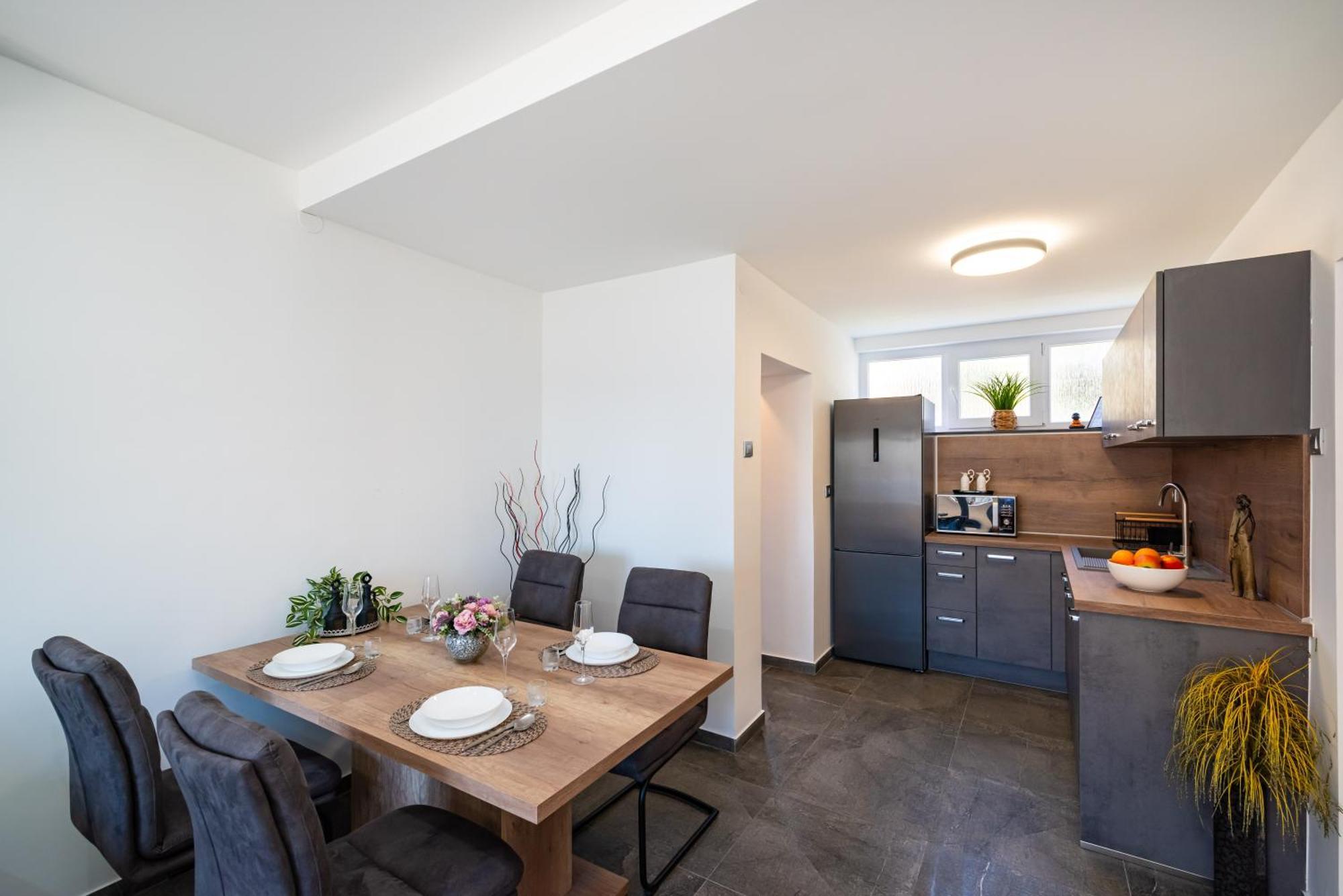 Appartamento Kolovare Garden Oasis - First Row By Sea Zara Esterno foto