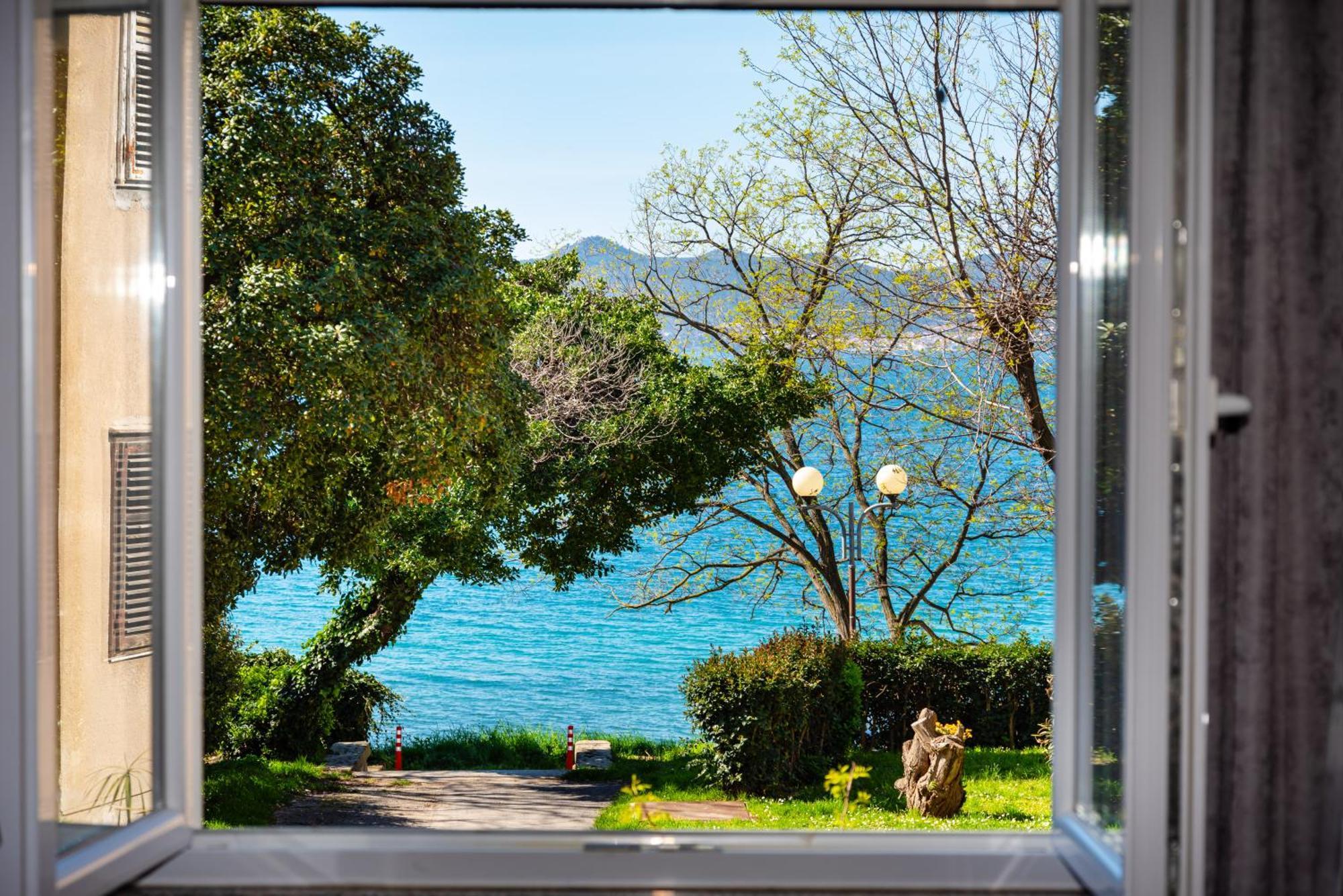 Appartamento Kolovare Garden Oasis - First Row By Sea Zara Esterno foto